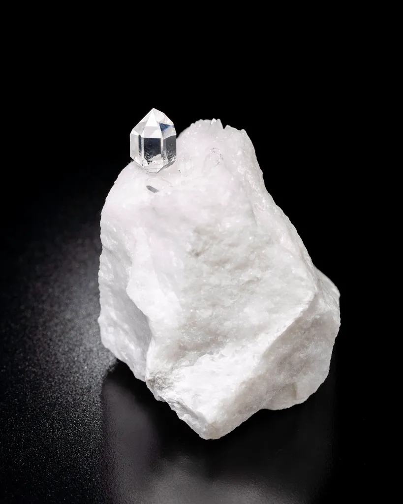 Quartz on white Carrara Marble from Italy, Tuscany