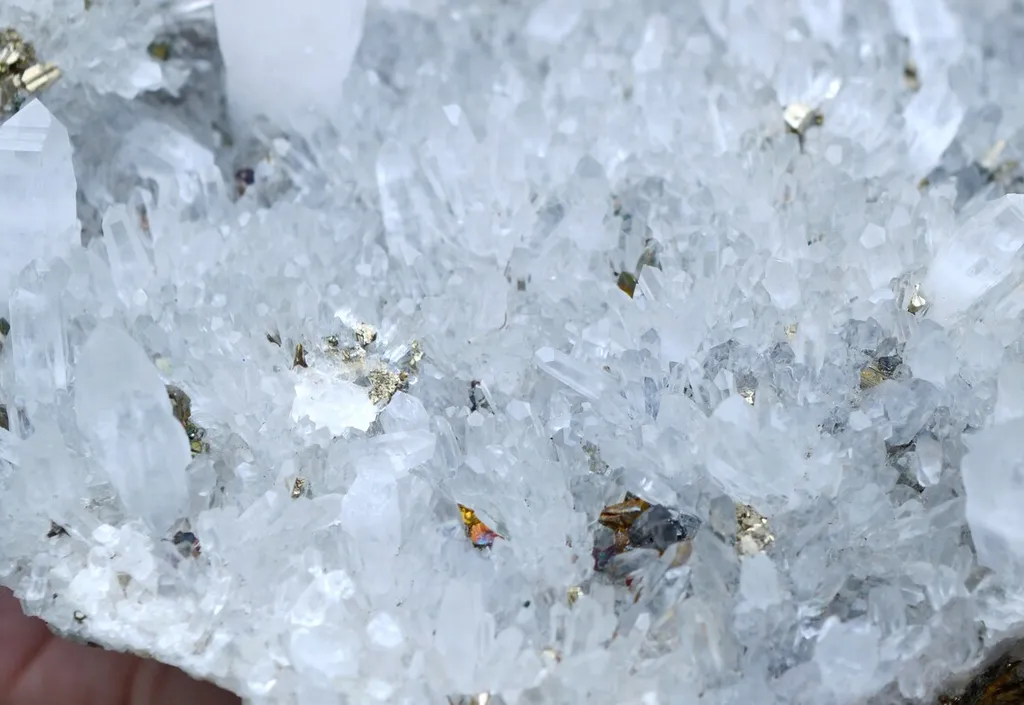 Quartz & Pyrite 2044 grams - Cavnic, Maramureș County, Romania - image 3