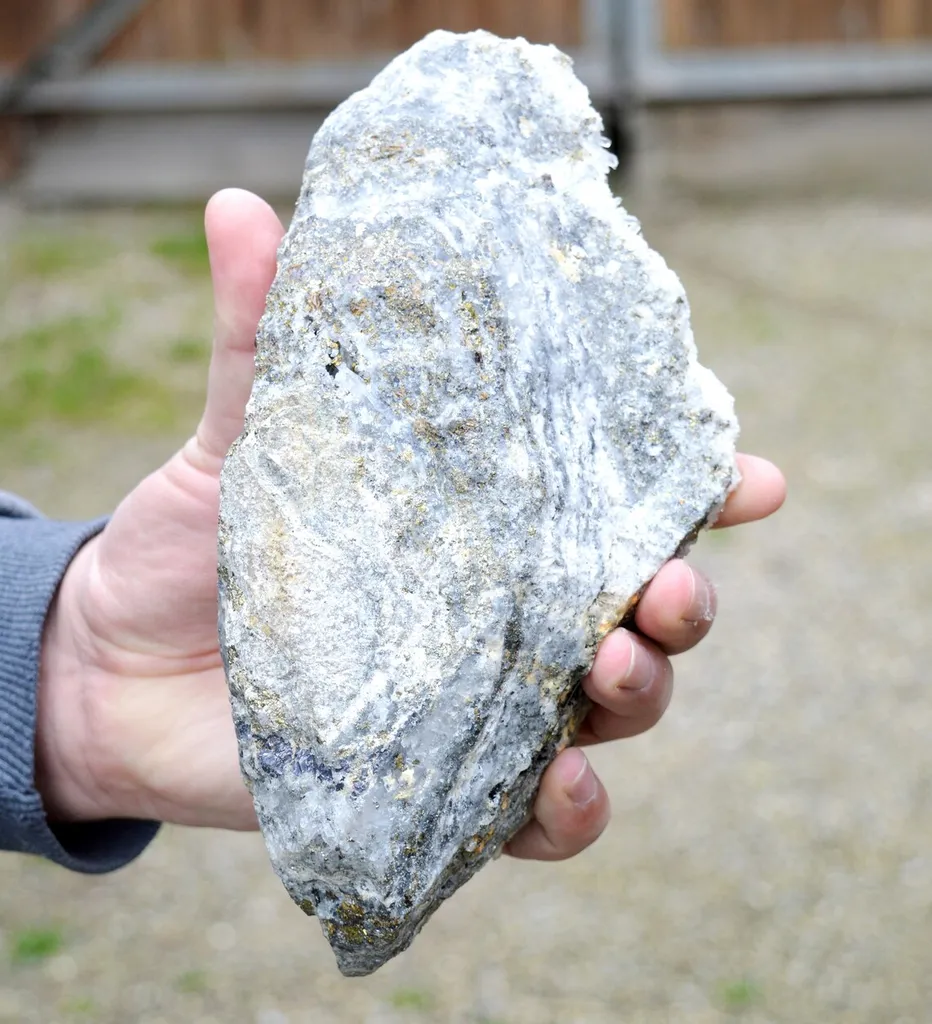 Quartz & Pyrite 2044 grams - Cavnic, Maramureș County, Romania - image 7