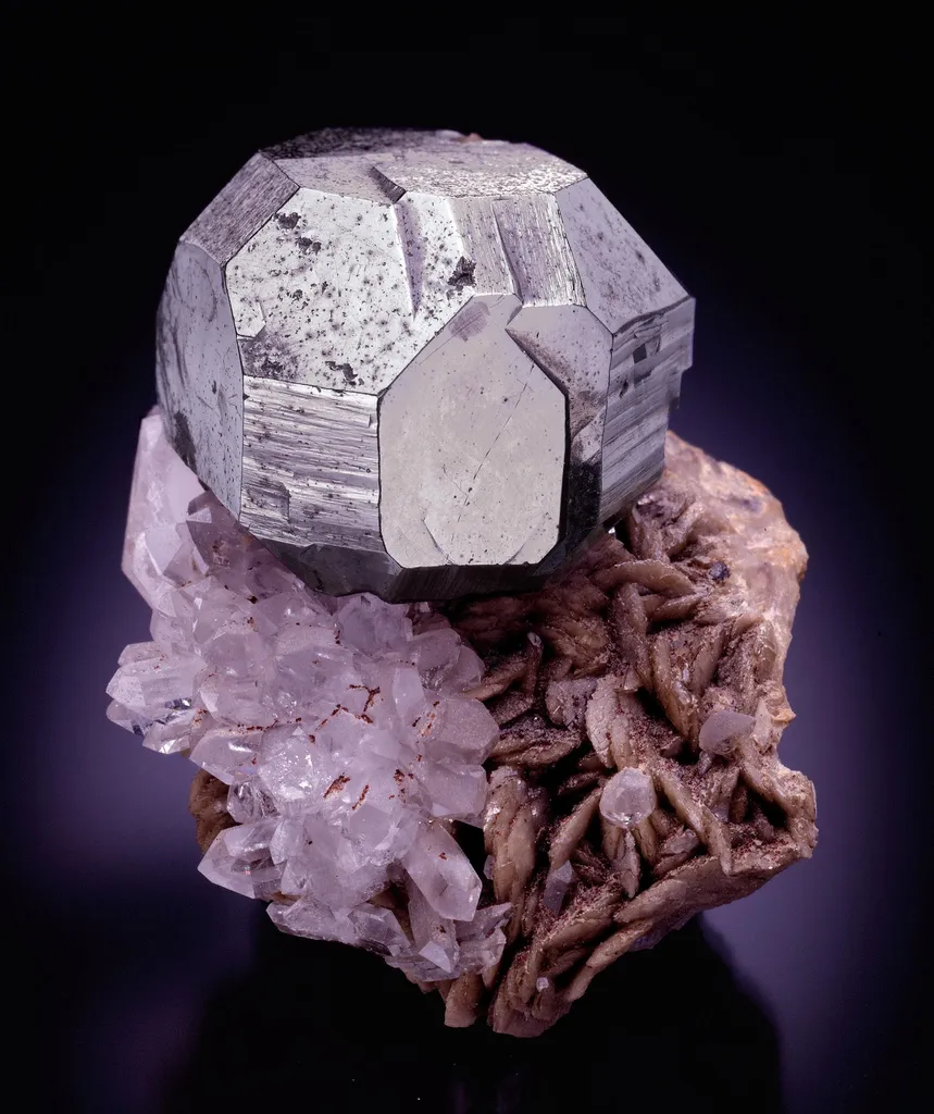 Quartz, Pyrite image