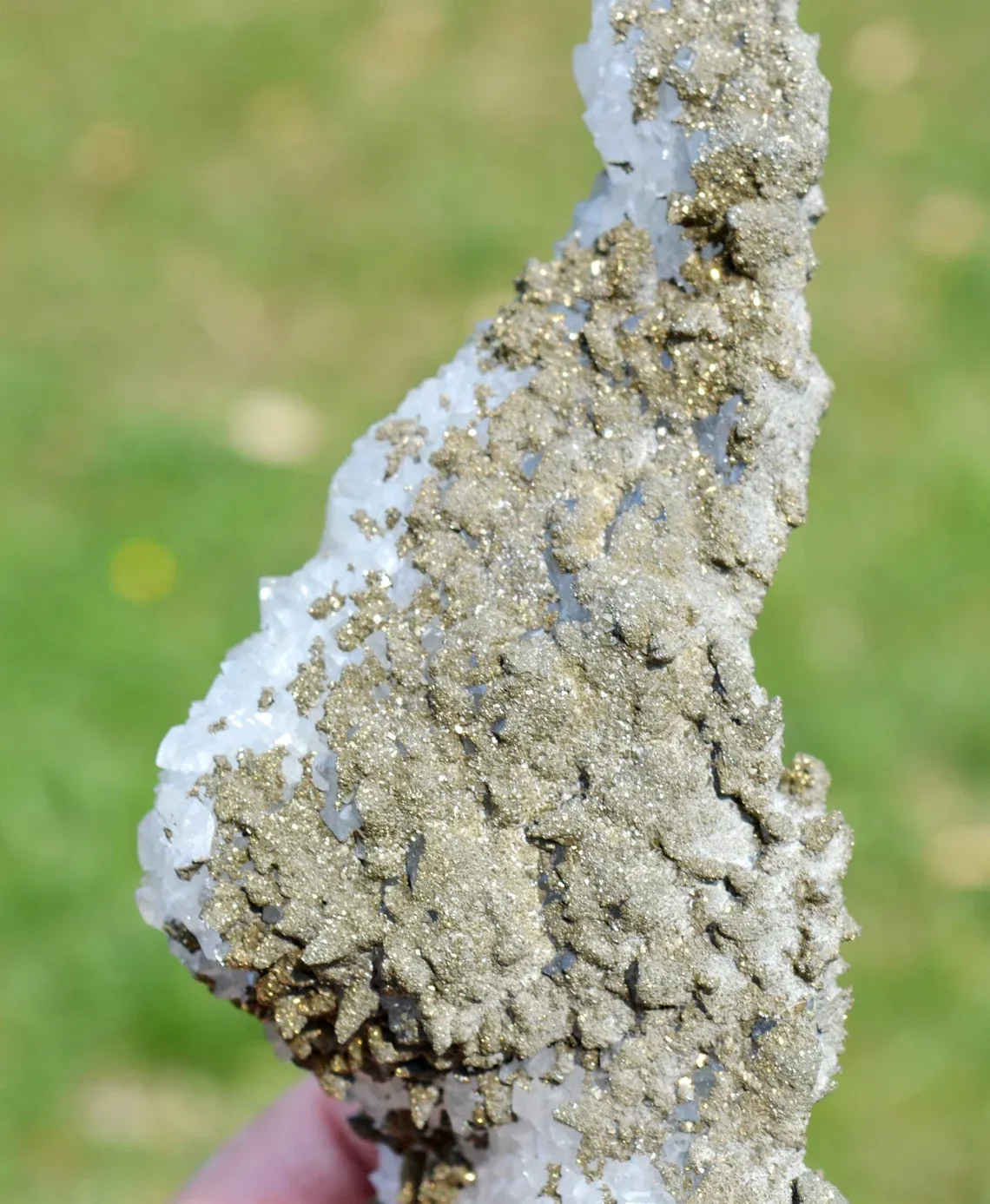 Quartz & Pyrite 900 grams - El Hammam Mine, Khémisset Province, Rabat-Salé-Kénitra Region, Morocco - image 5