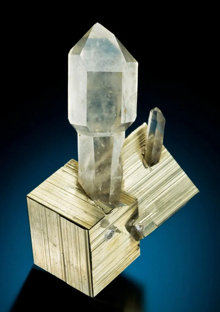 Quartz, Pyrite image