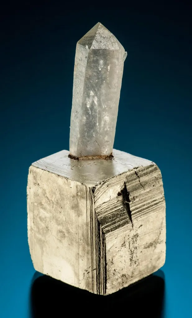 Quartz, Pyrite image