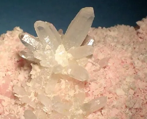 Quartz, Rhodochrosite - image 2