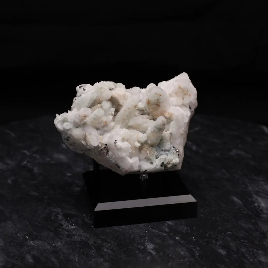 Quartz, Rhodochrosite - image 2