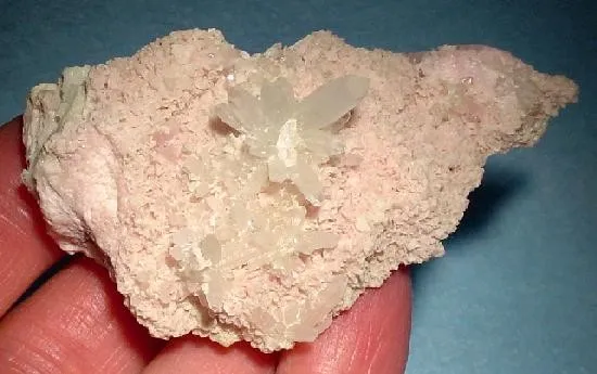 Quartz, Rhodochrosite image