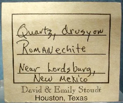 Quartz, Romanechite - image 3