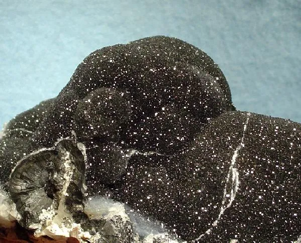 Quartz, Romanechite - image 2