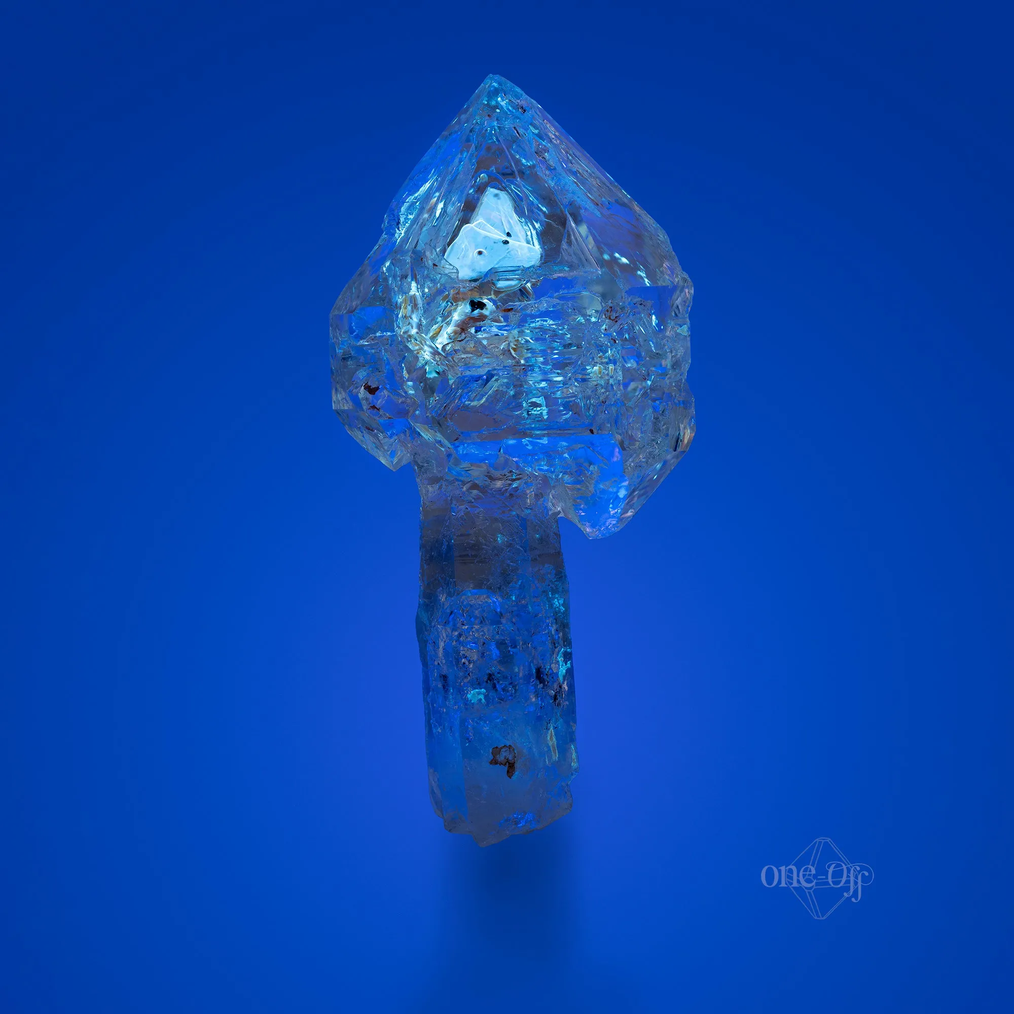 Quartz Scepter w/ Petroleum Inclusions - image 4