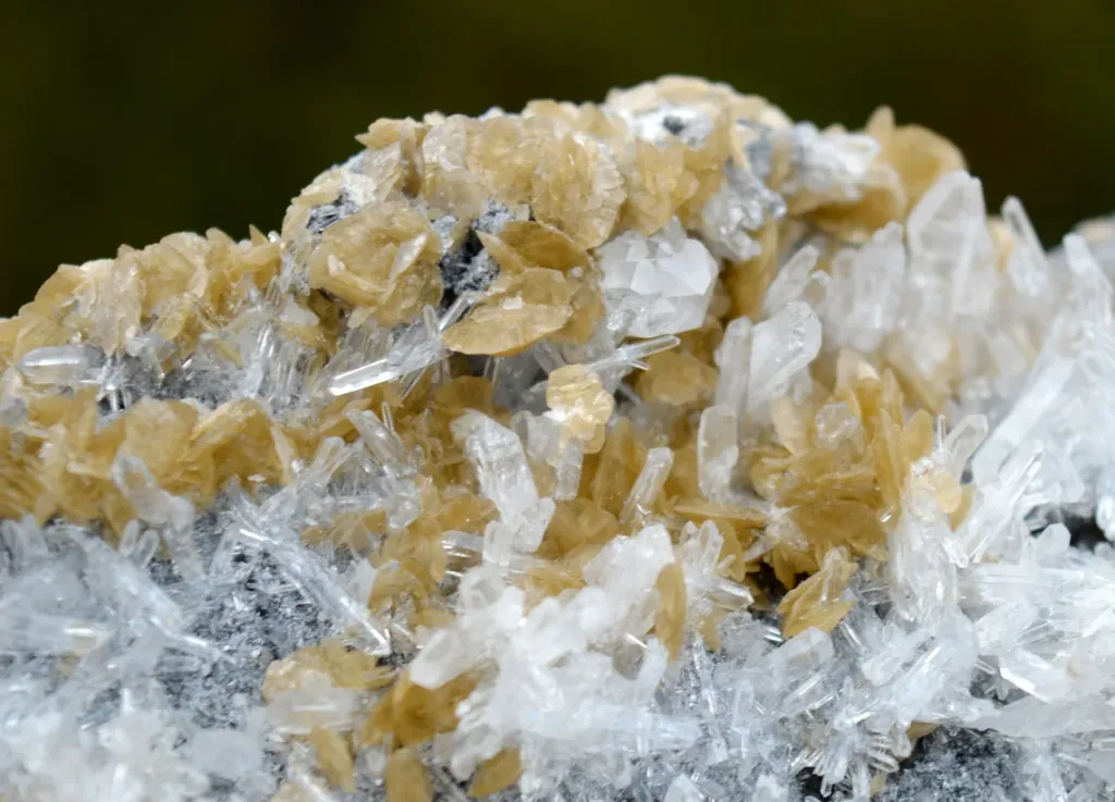 Quartz & siderite 620 grams - La Mure, Isère, Auvergne-Rhône-Alpes, France - image 7