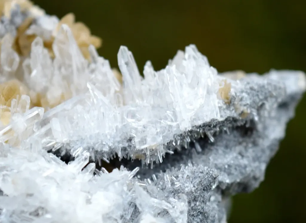 Quartz & siderite 620 grams - La Mure, Isère, Auvergne-Rhône-Alpes, France - image 9