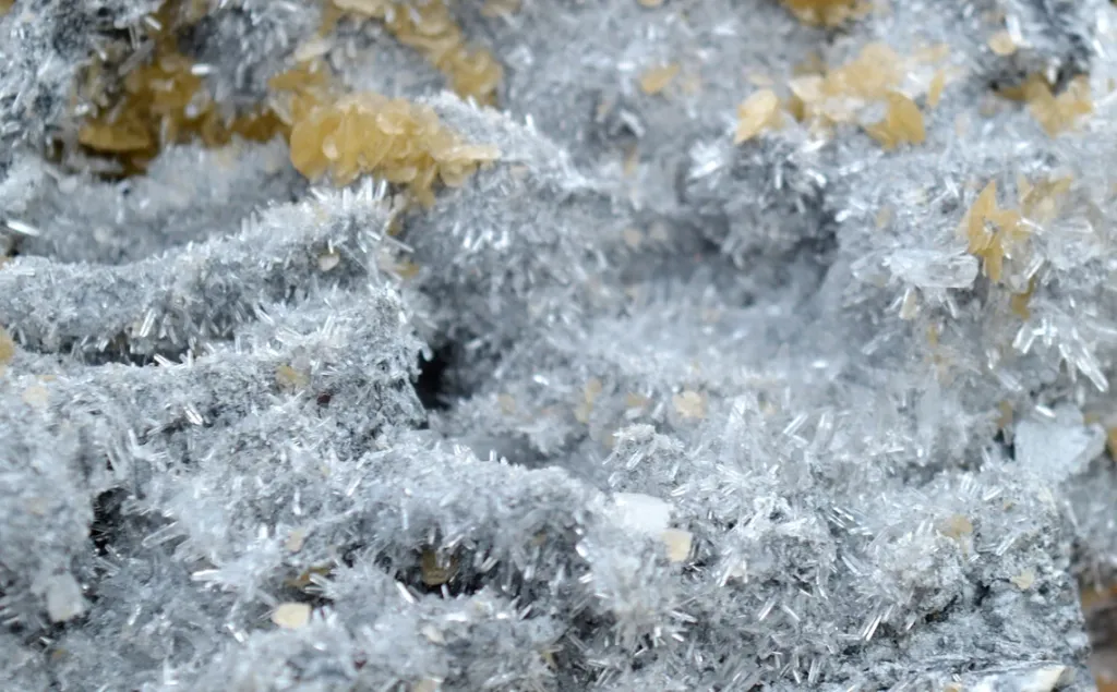 Quartz & siderite 620 grams - La Mure, Isère, Auvergne-Rhône-Alpes, France - image 5