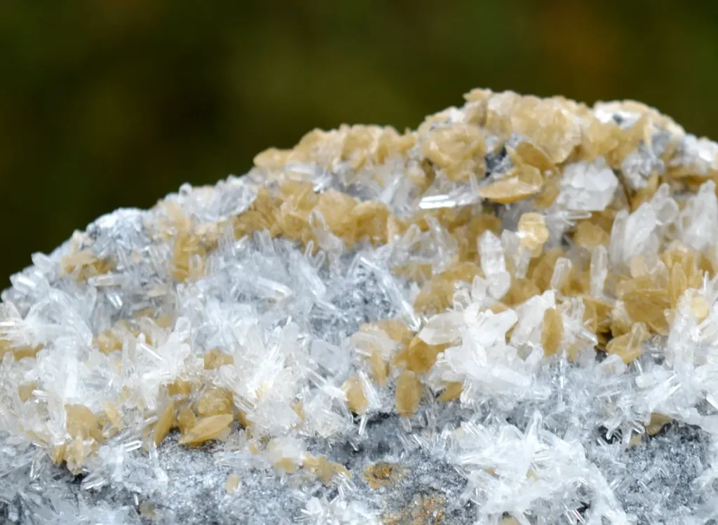 Quartz & siderite 620 grams - La Mure, Isère, Auvergne-Rhône-Alpes, France - image 6