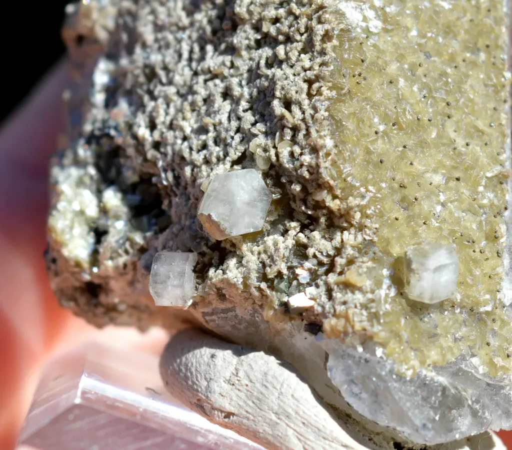 Quartz & siderite Apatite 205 grams - Panasqueira Mines, Covilhã, Castelo Branco District, Portugal - image 8