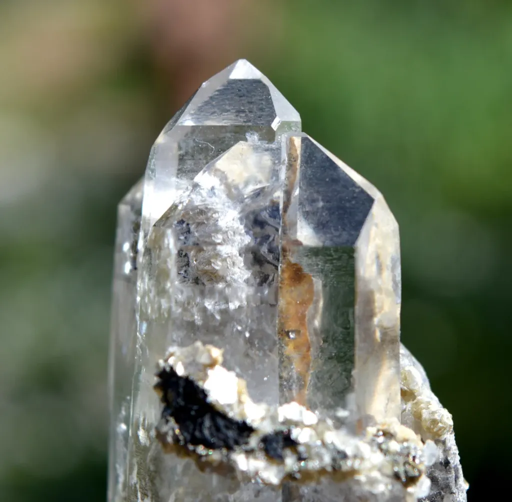 Quartz & siderite Apatite 205 grams - Panasqueira Mines, Covilhã, Castelo Branco District, Portugal - image 2
