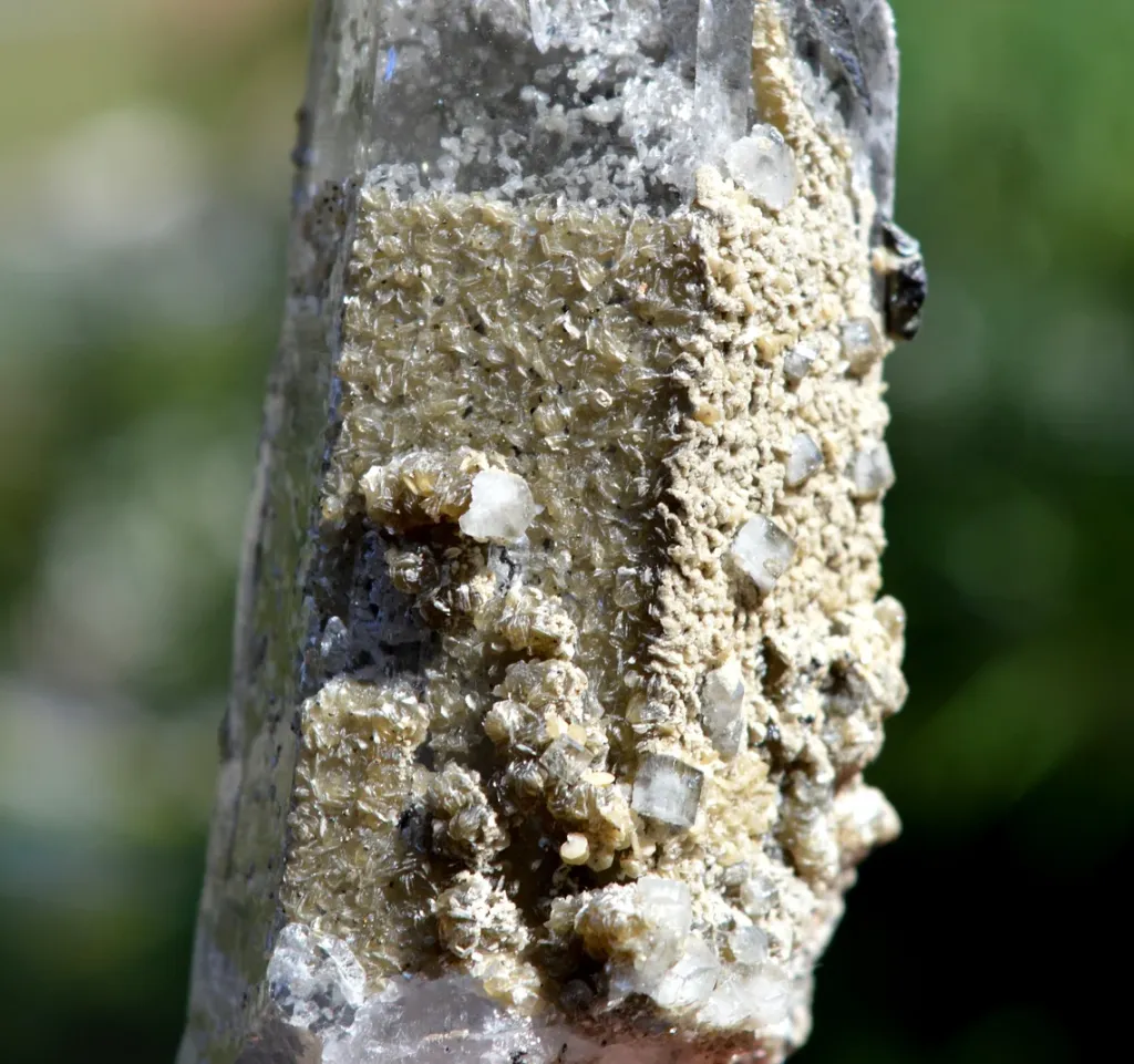 Quartz & siderite Apatite 205 grams - Panasqueira Mines, Covilhã, Castelo Branco District, Portugal - image 7