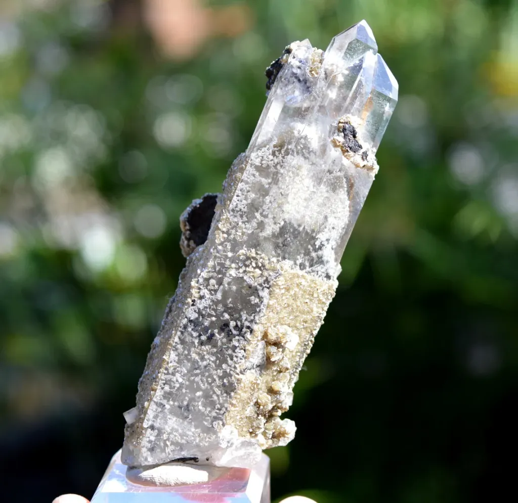 Quartz & siderite Apatite 205 grams - Panasqueira Mines, Covilhã, Castelo Branco District, Portugal - image 4