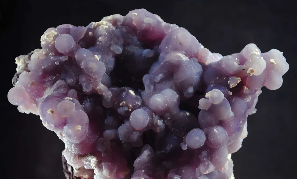Quartz (Unusual Lavender Balls) - image 5