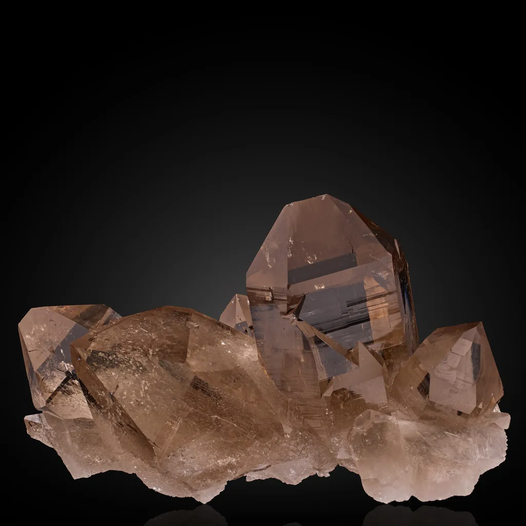 Quartz v. Smoky image