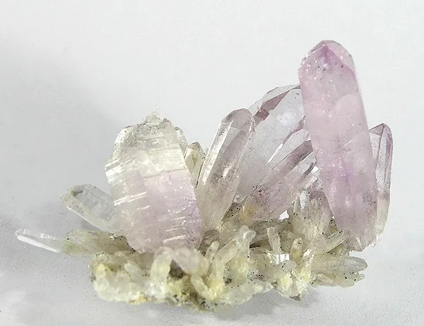 Quartz (Var: Amethyst) image