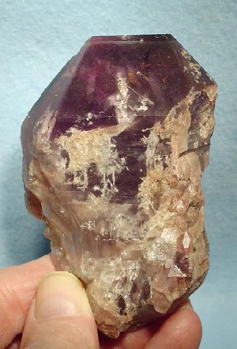 Quartz (Var: Amethyst) image