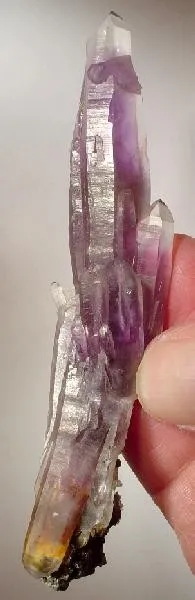 Quartz (Var: Amethyst) - image 1