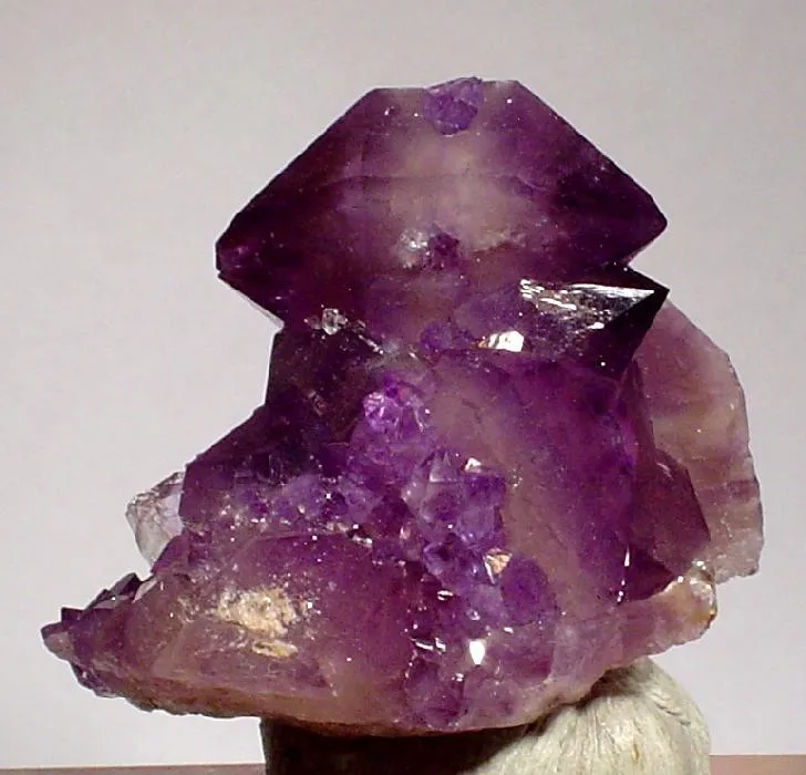Quartz (Var: Amethyst) image