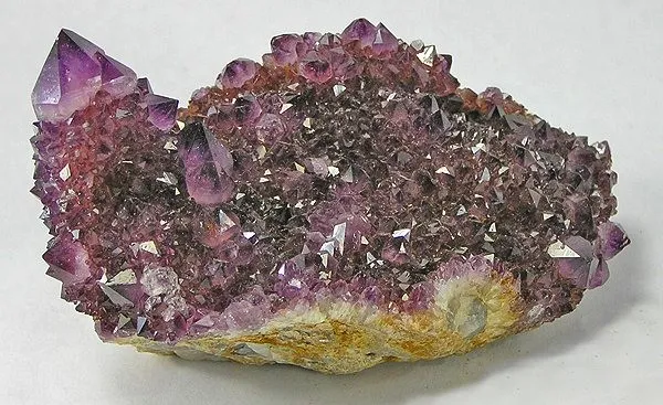 Quartz (Var: Amethyst) image