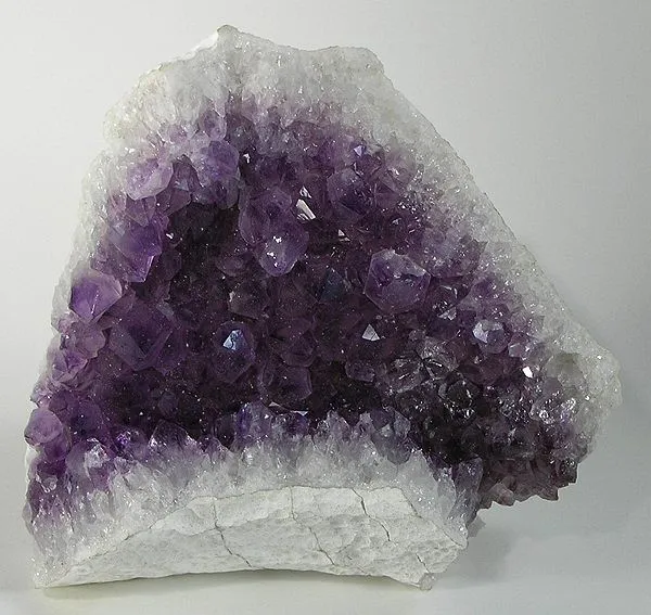 Quartz (Var: Amethyst) image