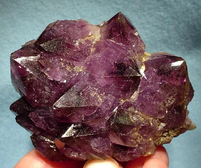 Quartz (Var: Amethyst) image