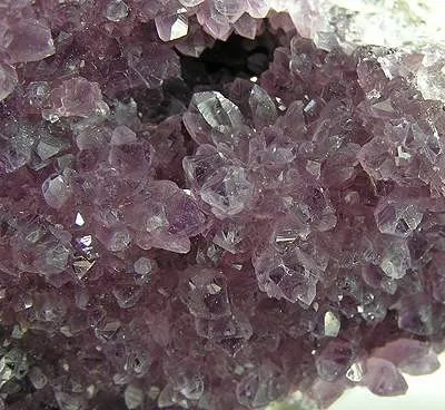 Quartz (Var: Amethyst) - image 2
