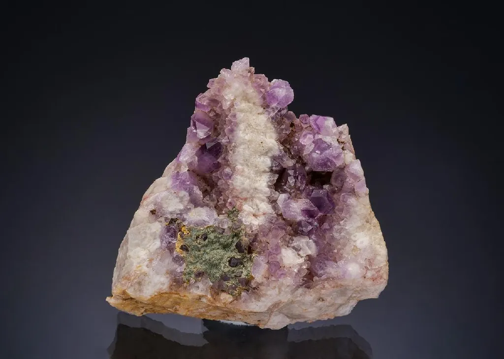 Quartz var. Amethyst image