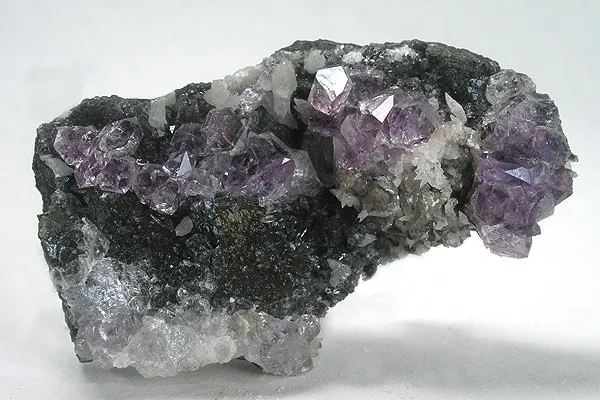 Quartz (Var: Amethyst) image