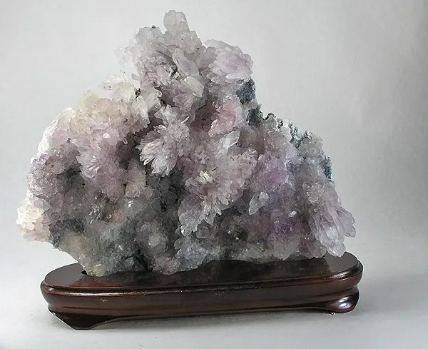 Quartz (Var: Amethyst) image