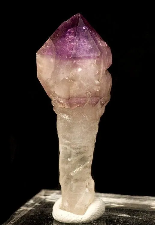Quartz (Var: Amethyst) image