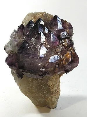 Quartz (Var: Amethyst) image