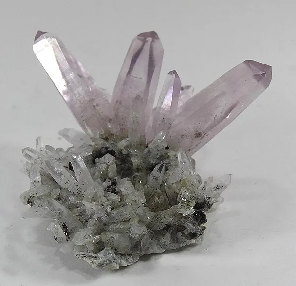 Quartz (Var: Amethyst) image