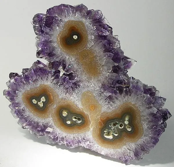 Quartz (Var: Amethyst) image