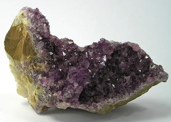 Quartz (Var: Amethyst) image