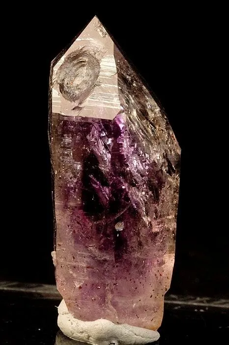Quartz (Var: Amethyst) image