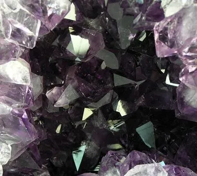 Quartz (Var: Amethyst) - image 2