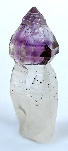 Quartz (Var: Amethyst) - image 3