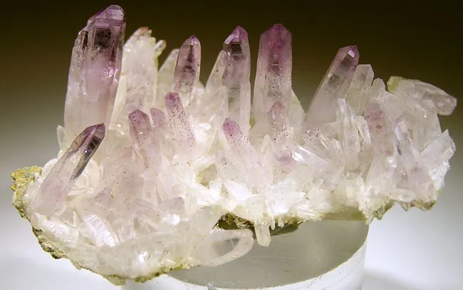Quartz (Var: Amethyst) image