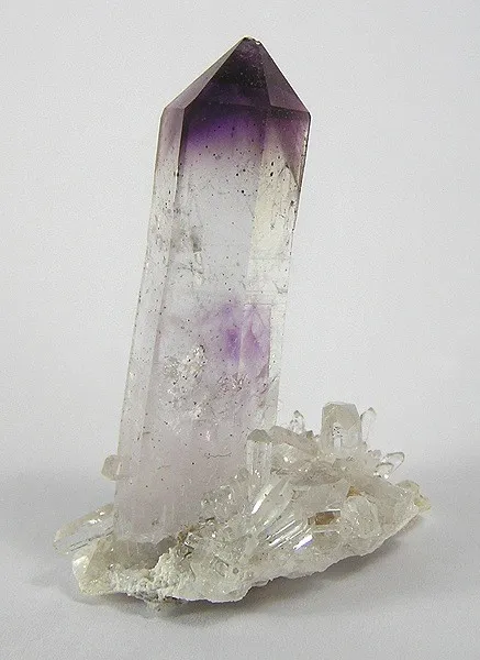 Quartz (Var: Amethyst) image