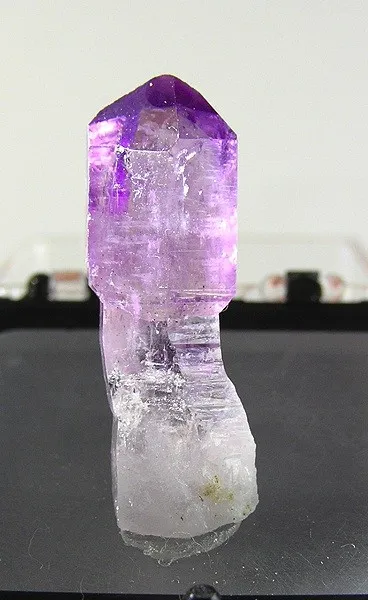 Quartz (Var: Amethyst) image