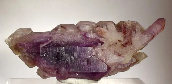 Quartz (Var: Amethyst) image