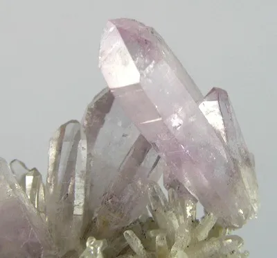 Quartz (Var: Amethyst) - image 2