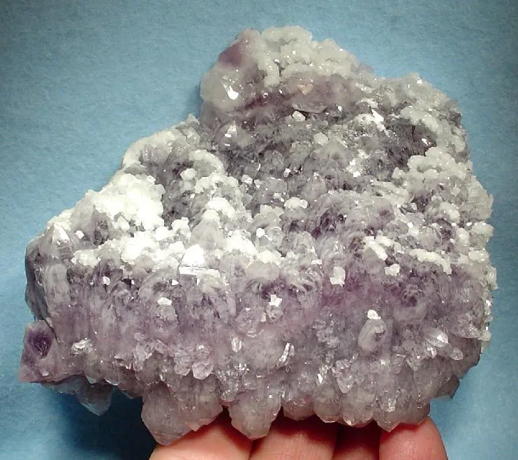 Quartz (Var: Amethyst), Calcite image
