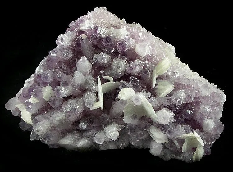 Quartz (Var: Amethyst), Calcite image