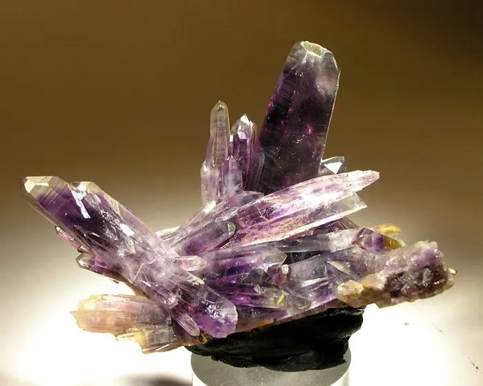 Quartz (Var: Amethyst) image